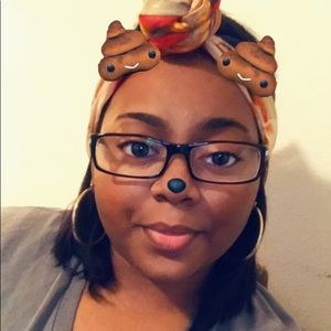 Meet your Posher, Crystal